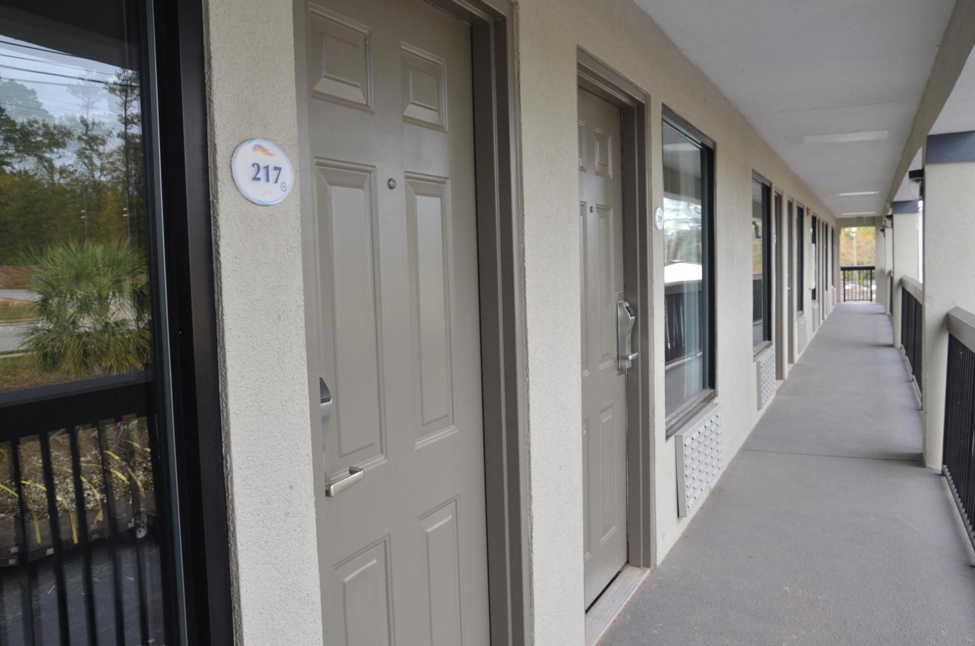 Baymont Suites Covington Ngoại thất bức ảnh